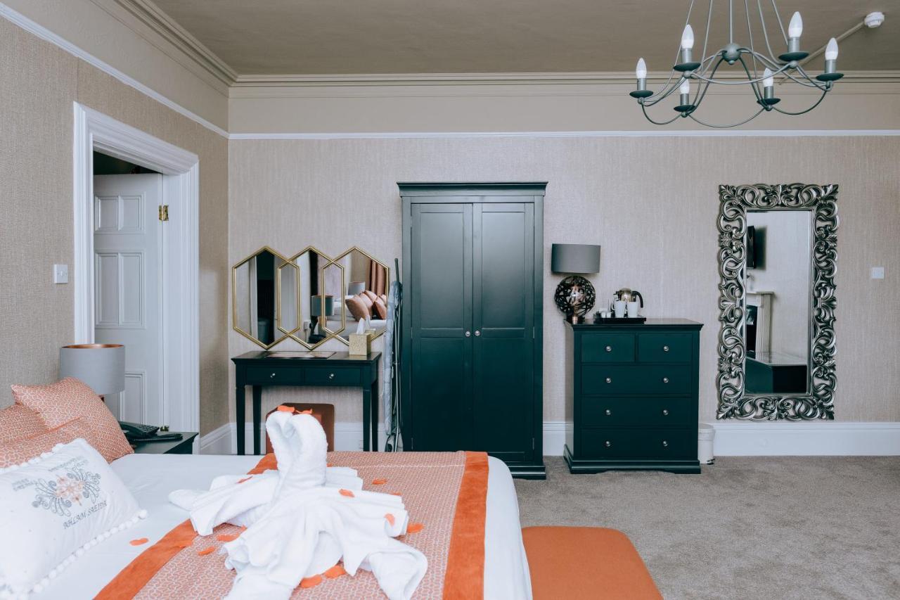 Гостьовий будинок Court Colman Manor Брідженд Екстер'єр фото